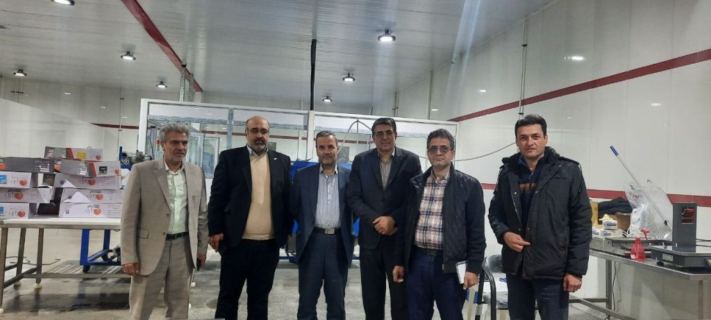 بازدید مدیر سازمان تعاون روستایی اصفهان از خطوط تولید شرکت کیمیای وحدت